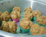 Foto langkah ke 5 dari resep Bolu Mekar Pisang Kukus 1 Telur (No Mixer).