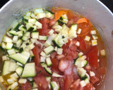 Foto del paso 3 de la receta: Jamoncitos de pollo guisados con verduras