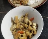 Foto langkah ke 3 dari resep Tumis Tahu Jamur Timur.