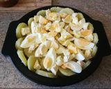 Foto del paso 13 de la receta: Irresistible huevos con patatas gratinados al horno