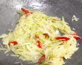 Foto langkah ke 4 dari resep Tumis Pepaya Muda Bumbu Iris.
