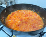 Foto langkah ke 5 dari resep Holly's fav: Tomato Pasta, dimasak pake fresh tomato.
