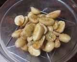 Foto del paso 3 de la receta: Jamoncitos de pollo sabrosos al horno con guarnición
