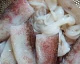 Hình bước làm 1 của món Canh bầu nấu mực