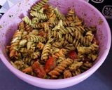 Une image de l'étape 3 de Salade fraîcheur de pâtes froides au pesto.