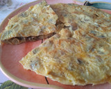Foto del paso 5 de la receta: Tortilla de champiñones y cebolla