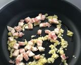 Foto del paso 2 de la receta: Judías verdes rehogadas con ajo y bacon con toque de pimentón
