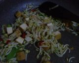 Foto langkah ke 3 dari resep Tumis toge tahu.