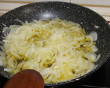 Foto del paso 1 de la receta: Sangre encebollada con tomate