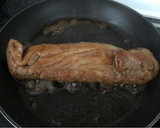 Foto del paso 3 de la receta: Solomillo de cerdo en salsa de soja y miel
