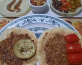 A picture of step 4 of Flatbreads with Ground Beef and More.