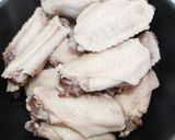 A picture of step 1 of Sukiyaki chicken stew.