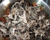 Foto del paso 4 de la receta: Conejo desmechado