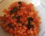 Foto del paso 1 de la receta: Rollo de Huevo de Tomate, Espinaca y Albahaca