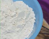 Foto langkah ke 4 dari resep Kue Bolu Pisang Kukus.
