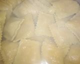 Foto del paso 4 de la receta: Raviolones de jamón y queso con salsa de champiñones