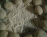 A picture of step 4 of Potato paratha with yoghurt.
