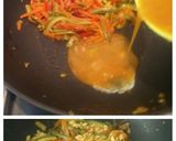 Foto del passaggio 3 della ricetta Spaghetti di soia alle verdure e uovo