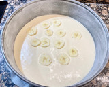 Foto del paso 5 de la receta: Pastel de plátano y dulce de leche con cobertura crujiente