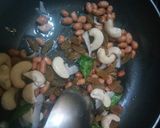 A picture of step 3 of Poha namkeen.