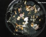 A picture of step 1 of Vietnamese Braised Swordfish in Clay Pot.