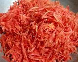 A picture of step 1 of Gajar Halwa.