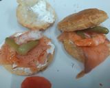 Foto del paso 2 de la receta: Tapa de Hojaldre de salmón y langostinos