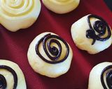 Foto del passaggio 6 della ricetta Bomboloni ripieni di crema pasticcera e al cioccolato