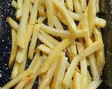 Foto del paso 2 de la receta: Merluza al horno con papas a la provenzal y salsa cheddar