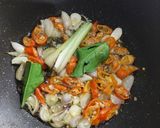 Foto langkah ke 3 dari resep Tumis Tauge Tahu Petis.