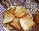 A picture of step 3 of Maggi sandwich.
