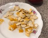 Foto del paso 1 de la receta: Semillas de calabazas crujientes(Snack saludable)