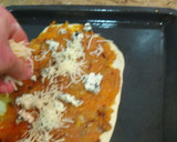 Foto del paso 8 de la receta: Pizza de cebolla y dos quesos