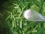 Sayur bening sawi hijau