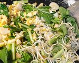 Foto langkah ke 3 dari resep Mie goreng ala Solaria.