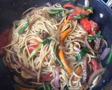 Foto del paso 4 de la receta: Tallarín saltado