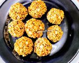 A picture of step 4 of Murmura Ladoos/Puffed Rice Laddoo.