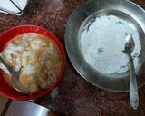A picture of step 1 of Golden fry prawns/deep fry.