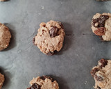 Foto del paso 2 de la receta: Galletas fit de pasas de uva y nuez con base de avena y yogurt