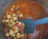 Foto del paso 3 de la receta: Garbanzos con chorizo picante de León en Mambo