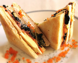 Foto del paso 8 de la receta: Sándwich Trikini de Salmón ahumado y Langostinos