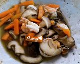 รูปขั้นตอนการทำที่ 9 ของ ผัดเห็ดหอมกุ้งสด🍄🦐