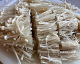A picture of step 3 of Spinach and Enoki Mushrooms with Eggs.
