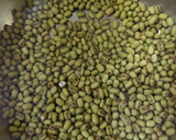 शाही साबुत मूंग दाल (Shahi sabut moong dal recipe in Hindi) रेसिपी चरण 1 फोटो