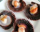A picture of step 3 of Scallops with Garlic and Parsley.