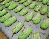 Foto langkah ke 6 dari resep Pandan Cheese Cookies.