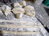 Ñoquis con harina leudante y salsa roja