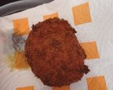Foto del passaggio 15 della ricetta Uovo bazzotto (fritto e non) su purè di patate viola e tartufo