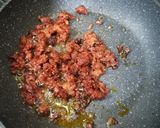 A picture of step 1 of Eggs with Longaniza 🍳.