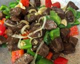Foto langkah ke 4 dari resep Sapi Lada Hitam rasa Steak.